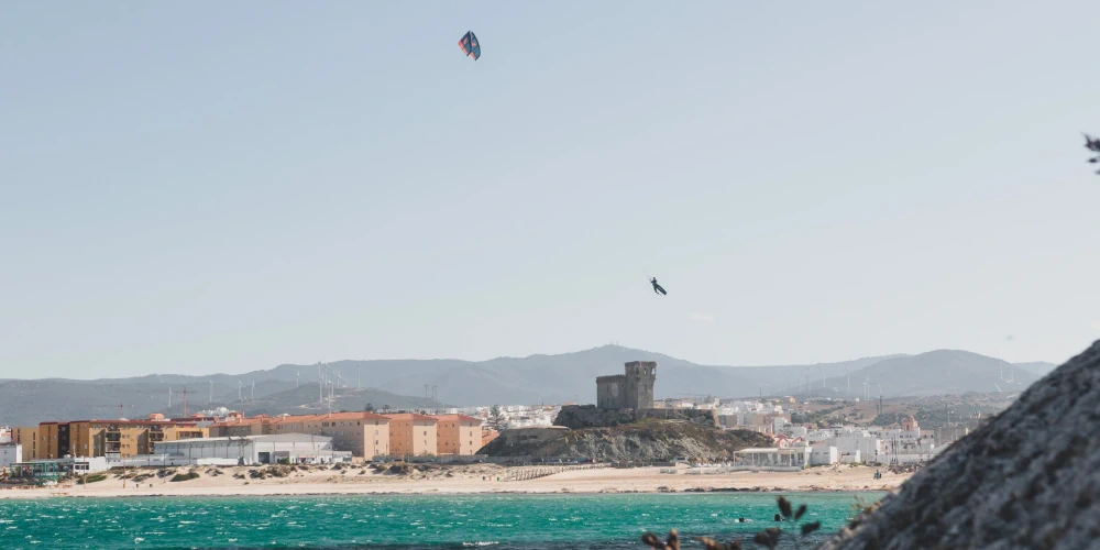 Mastering the Technique of Kitesurfing Jumps. Watersports Warehouse Blog